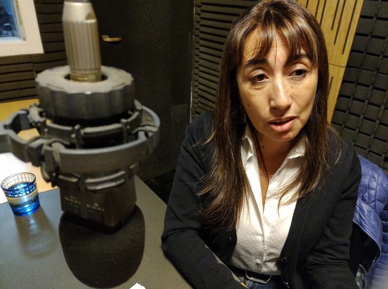 Roxana Reyes en el piso de TiempoFM. (Foto de archivo)