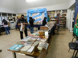 Feria de libros usados en la Biblioteca Municipal