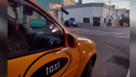 Iban en un taxi y les robaron: trasladaban tres millones de pesos