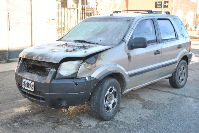 El rodado terminó con daños en el motor. (Foto: J.C.C.)