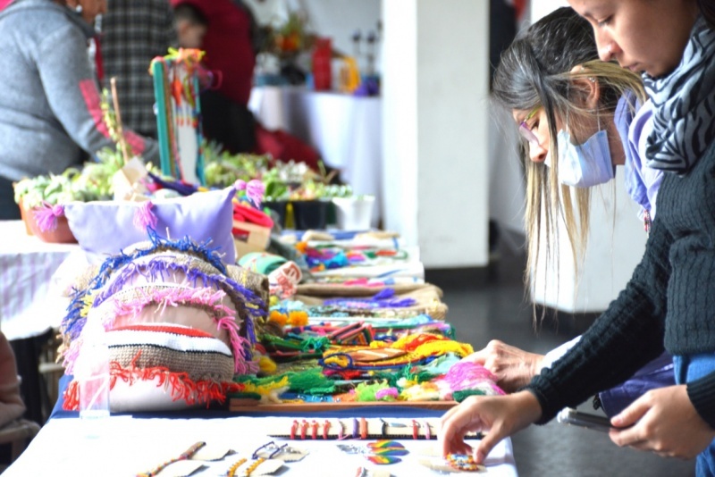 Hoy se realizará la segunda jornada de la feria “Hecho por mí” en el Complejo Cultural.