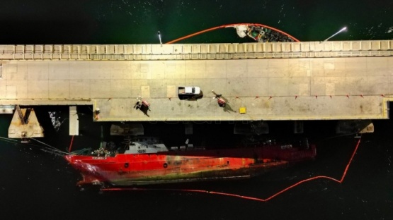 Se hundió un pesquero amarrado al muelle de Puerto Madryn