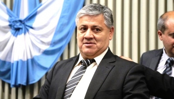 Carlos Santi. 