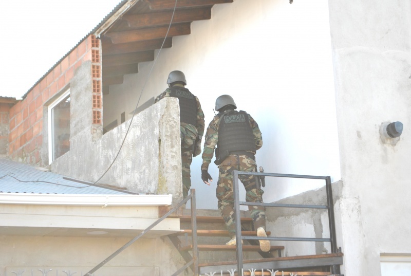 Fuerzas Especiales custodió la casa del sospechoso. (Foto: J.C.C.)