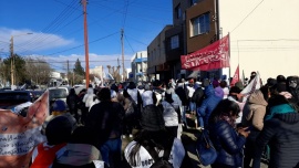 Conflicto docente: ADOSAC se moviliza por Río Gallegos