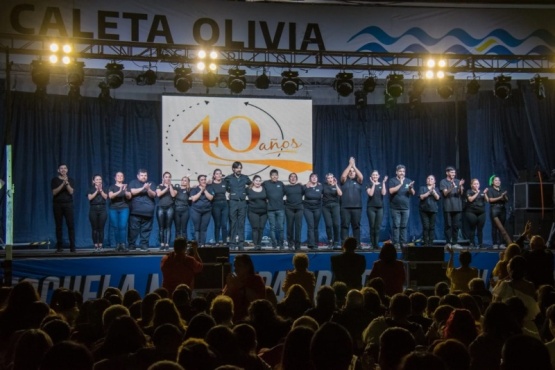 La Escuela Municipal de Danzas Nativas celebró sus 40 años de vida 
