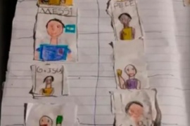 Un nene dibujó el álbum del Mundial porque su familia no se lo podía comprar