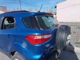 Dispararon al auto de una funcionaria de Santa Cruz en la marcha por Cristina Fernández