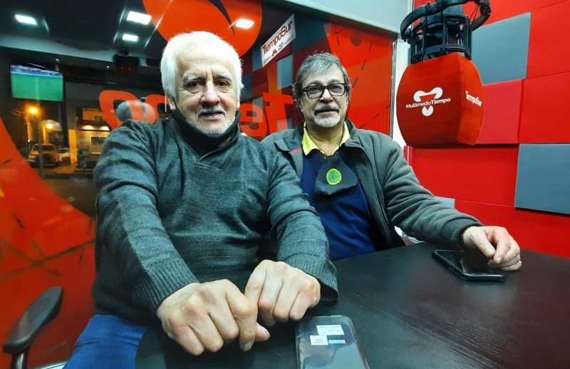 Norman Azocar y Horacio Hospitaliche, en el piso de Tiempo FM.