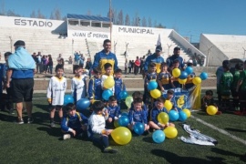 El Municipio reconoció a tres impulsores del Fútbol Infantil en Caleta Olivia