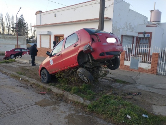 Chocaron y uno de los involucrados terminó sobre un cantero