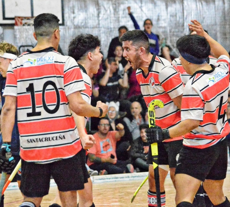 Los chicos festejaron como el año pasado en Caleta. (Foto: AD)