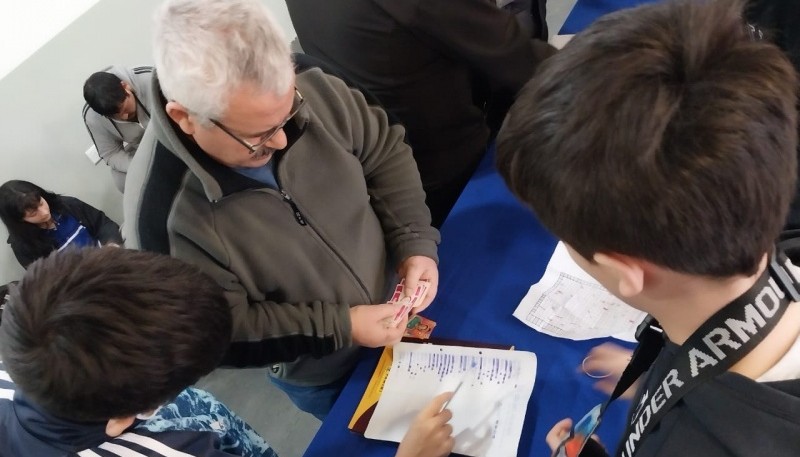 Policía realizó jornada de intercambio de figuritas 