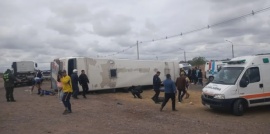Volcó un micro con hinchas de Boca que viajaban a Mendoza: falleció una mujer