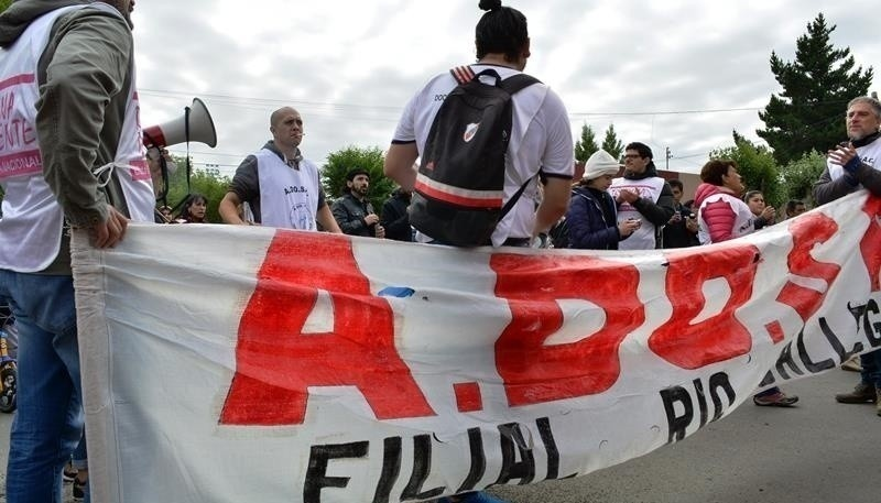 Trabajo rechaza pedido de nulidad de Adosac. 