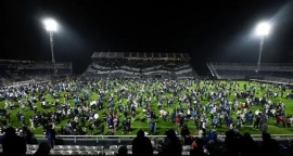 Policías amenazan con dejar de trabajar en los estadios de fútbol