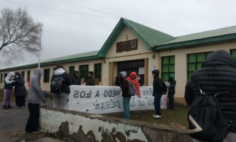 Ocupación la Escuela Nº12 (Foto:Noticias Las Heras)