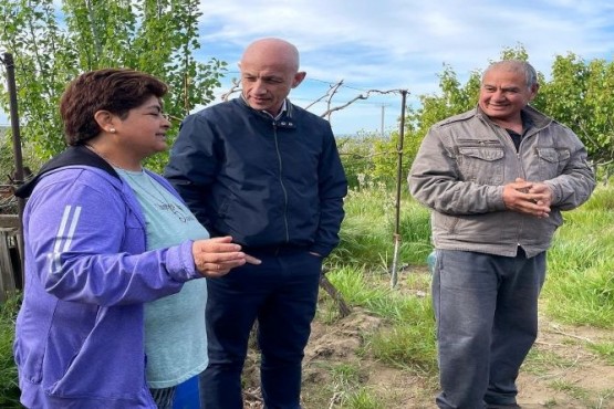 Fernando Cotillo recorrió las chacras de vecinos productores 