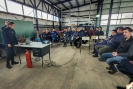 Bomberos capacitó a personal de Distrigas S.A