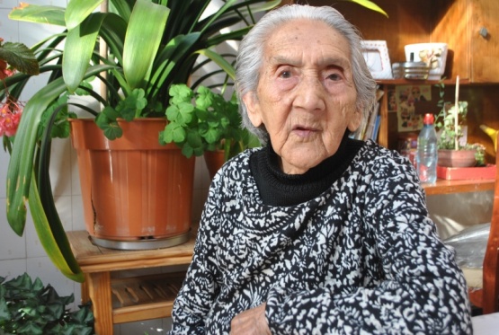 Edumiña, de 109 años, viajó para ver a su familia.