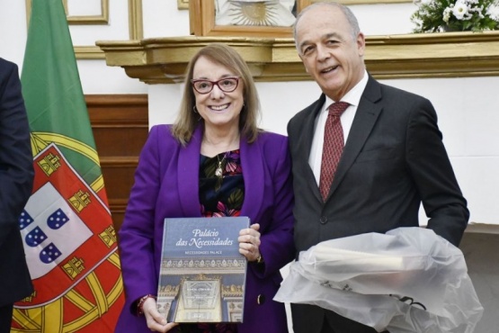 Alicia y el Embajador de la República Portuguesa. 
