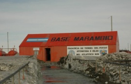 Violencia en la Antártida: un militar atacó a mazazos a otro mientras dormía en la Base Marambio