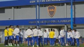 Boca se entrenó con la cabeza en la final ante Independiente e Ibarra define el equipo