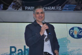 Pablo González amagó con candidatura, pero sólo habló a la militancia