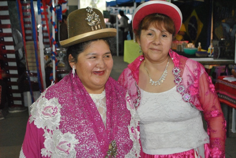 Colectividades mostraron sus danzas, comidas y tradiciones en la Sociedad Rural. 