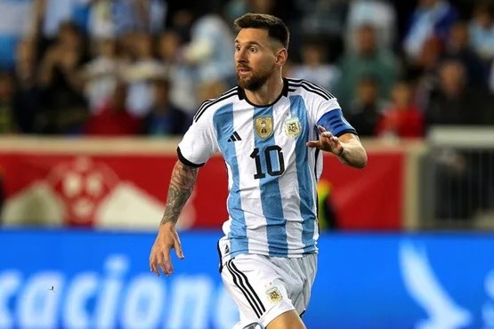 Kun Agüero: “Messi tomará una decisión sobre su futuro después de Qatar 2023”.