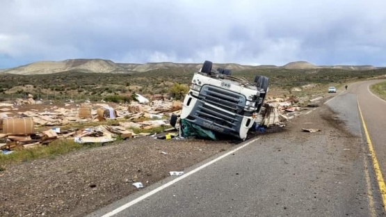 Un camionero de 29 años murió en un vuelco en ruta 3 de Santa Cruz