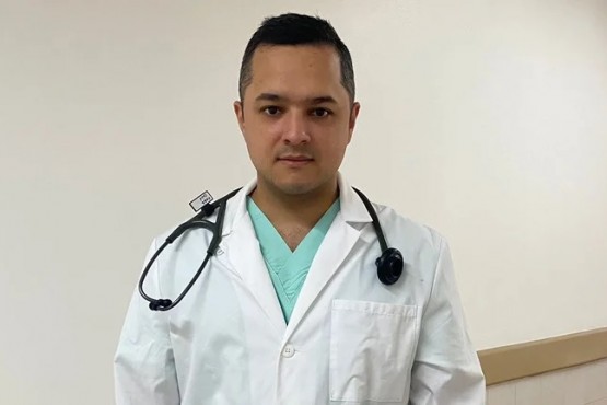 Un doctor operó a un bebé mientras aún se encontraba conectado a su madre