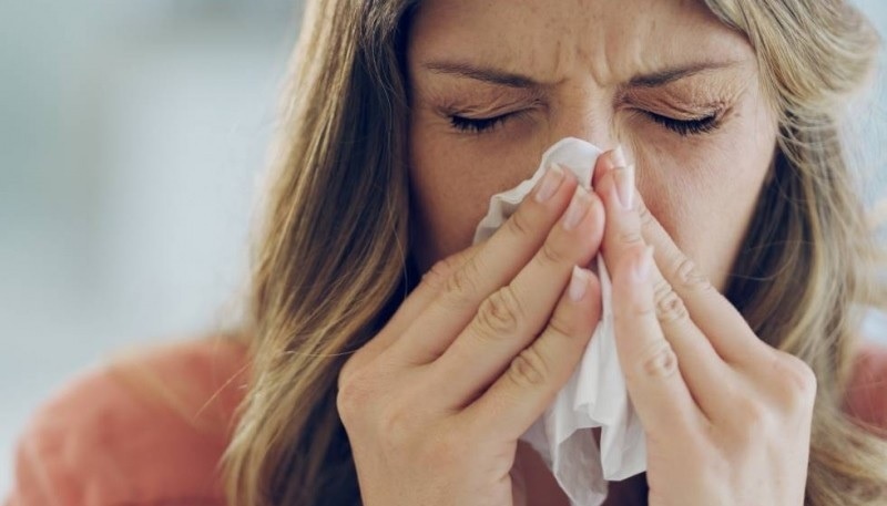 La pelusa blanca que estamos viendo en la ciudad genera que se desaten distintos tipos de alergia, principalmente respiratorias.