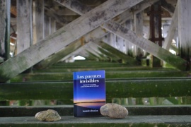 El periodista Leandro Doolan presentó su primer libro “Los puentes invisibles”