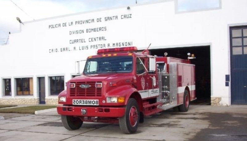 Bomberos sofocaron incendio sobre vivienda 