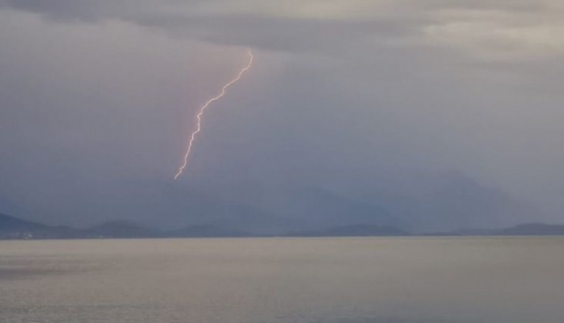 Las tormentas eléctricas no son comunes en Río Gallegos, pero este lunes las condciones se dieron. 