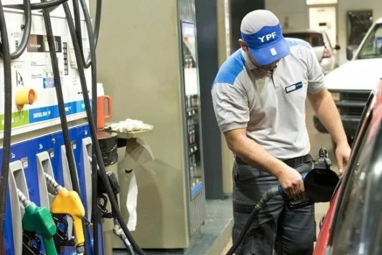 Suben 4 % los precios de los combustibles desde este jueves