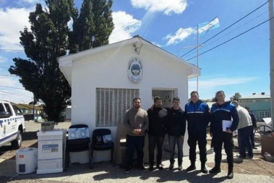 Entregaron bienes e insumos para el Puesto Fijo del Barrio 499 en Río Gallegos
