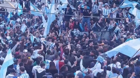Río Gallegos festejó el pase a cuartos de la Selección Argentina