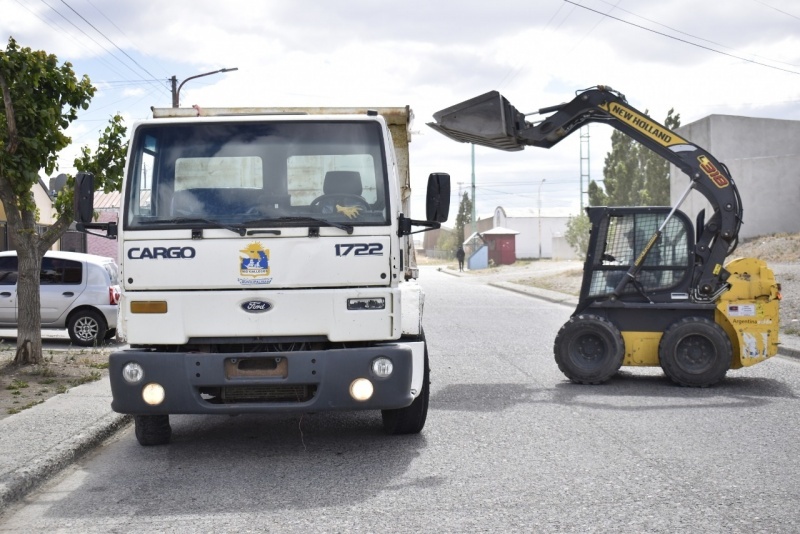 Trabajos de limpieza en el barrio 499.