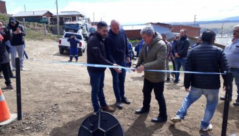 Servicios Públicos inauguró red cloacal en Río Turbio