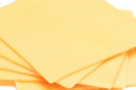 La ANMAT prohibió la elaboración y comercialización de un queso tybo