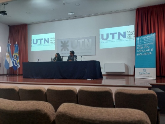 Se realizó una conferencia sobre América Latina y la descolonización de los pueblos