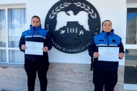 Oficiales de policía recibieron diploma en abordaje integral de las violencias