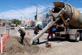 Avanzan con las reparaciones de calles céntricas afectadas por la obra de recambio de cañerías