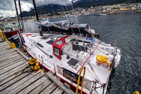 La regata internacional Globe40, una competencia de embarcaciones a vela alrededor del mundo llegó hoy a la ciudad de Ushuaia.