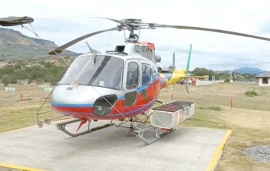 Helicóptero de combate de incendios forestales en Punta Arenas