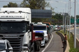 Renuevan la norma que restringe la circulación de camiones
