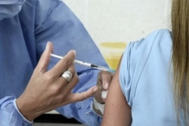 Dr. Daniel Stecher: “La recomendación es que completen el esquema de vacunación con cuatro dosis”
