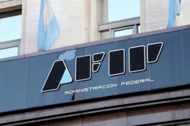 AFIP extiende el reintegro del 15 % para compras con débito